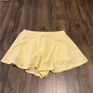 Alo Women’s Tiebreaker Short - Lemon Ice Medium